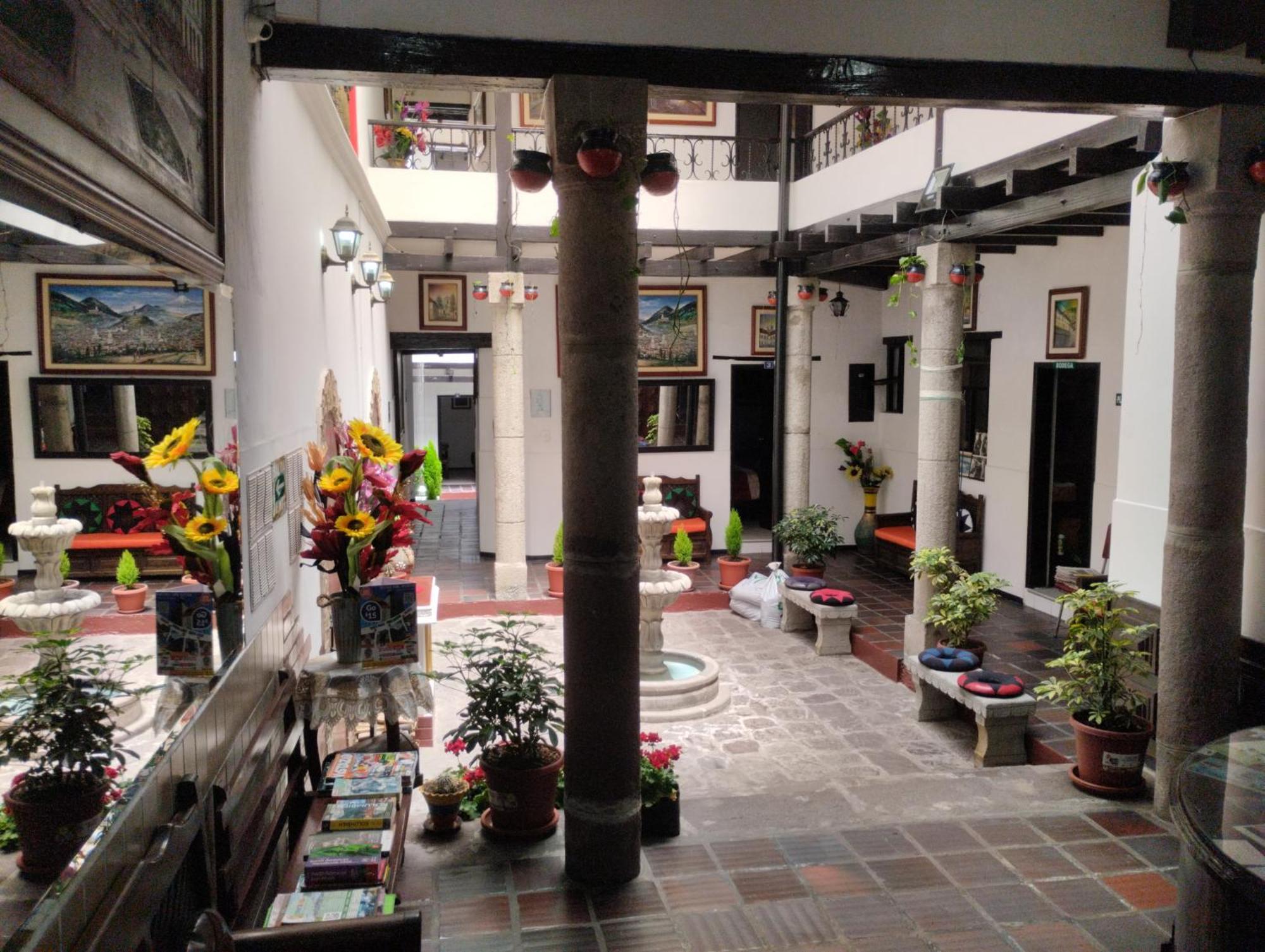 Hostal Flores Quito Exteriér fotografie